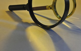 足球教练偷看被罚黄牌违法吗，足球教练偷看被罚黄牌违法吗视频